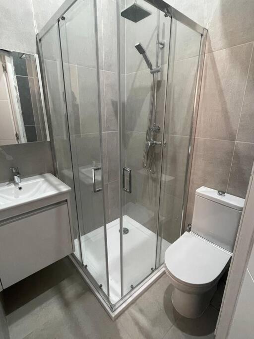 New Two Bedroom Flat Kamila On A Dwell Sliema Bagian luar foto