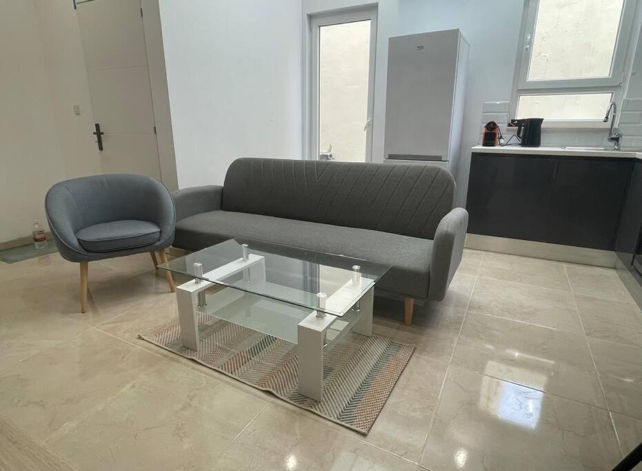 New Two Bedroom Flat Kamila On A Dwell Sliema Bagian luar foto