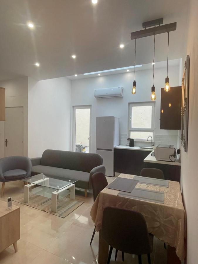 New Two Bedroom Flat Kamila On A Dwell Sliema Bagian luar foto